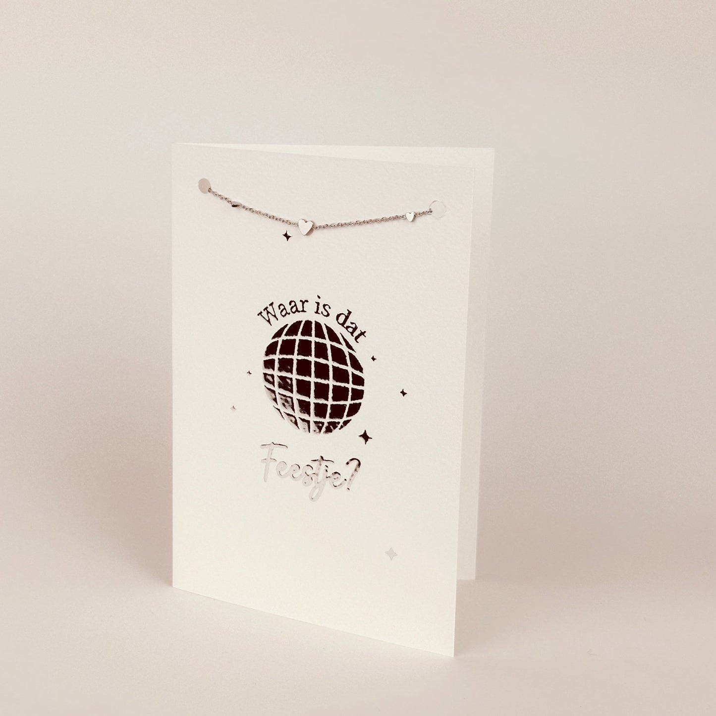 Luxe kaart Waar is dat feestje met armband zilver - Sieradenkaart