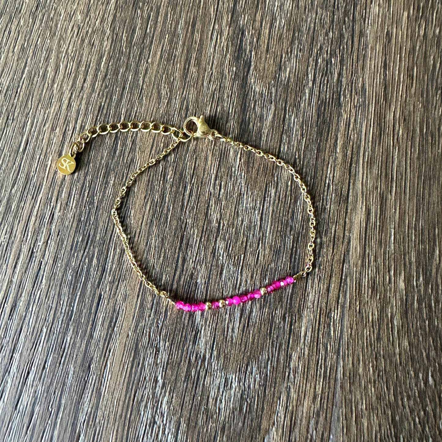 Luxe wenskaart rode korund met armband goud